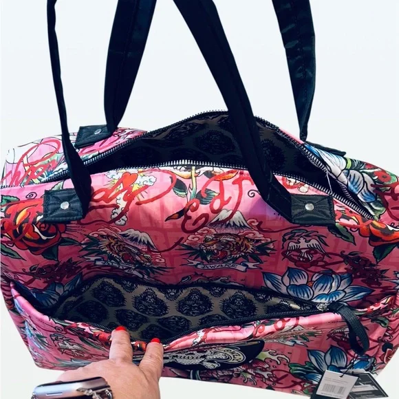 💚🌼NWT Ed Hardy "Love Kills Slowly" pink tattoo flash duffle bag. Weekender bag - Picture 4 of 14